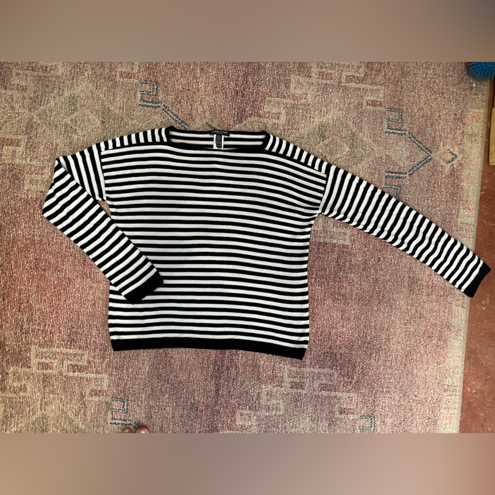 Eileen Fisher tencel petite sm long sleeve boat neck black and white top